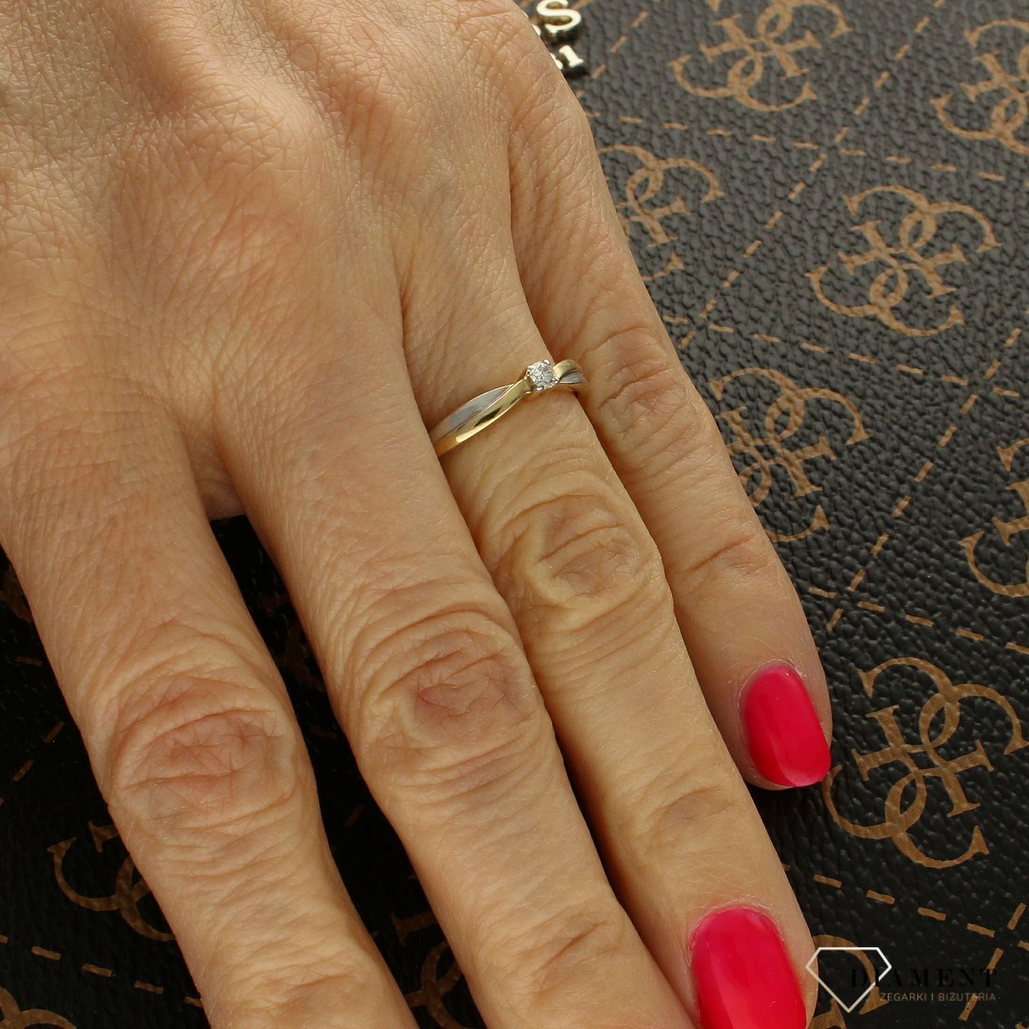 Złoty pierścionek z diamentem „Promień Miłości”  Żółte i białe złoto 585  Rozmiar 11.jpg